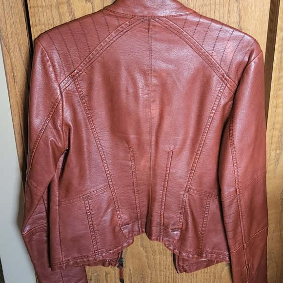leather jacket - Picture 3 of 3